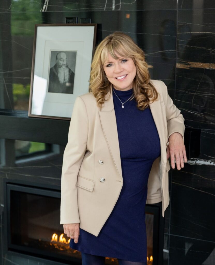 Connie Kay Designs. Designer and builder of The Bradford