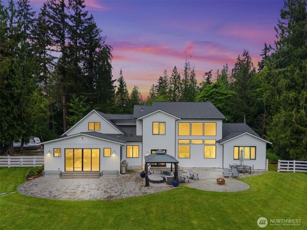 Custom Farmhouse in Auburn WA with Mt. Rainier Views